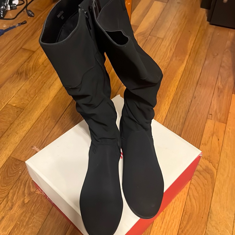 Black Wide Calf size 6 boots